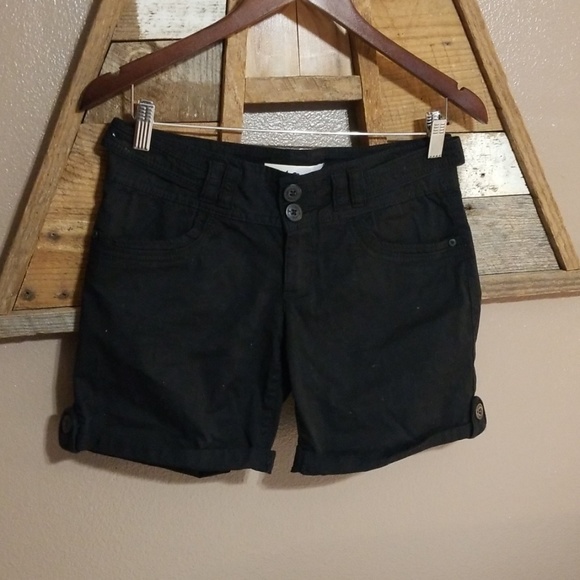 Black rolled leg Jolt sized 3 shorts gently worn - Picture 6 of 8